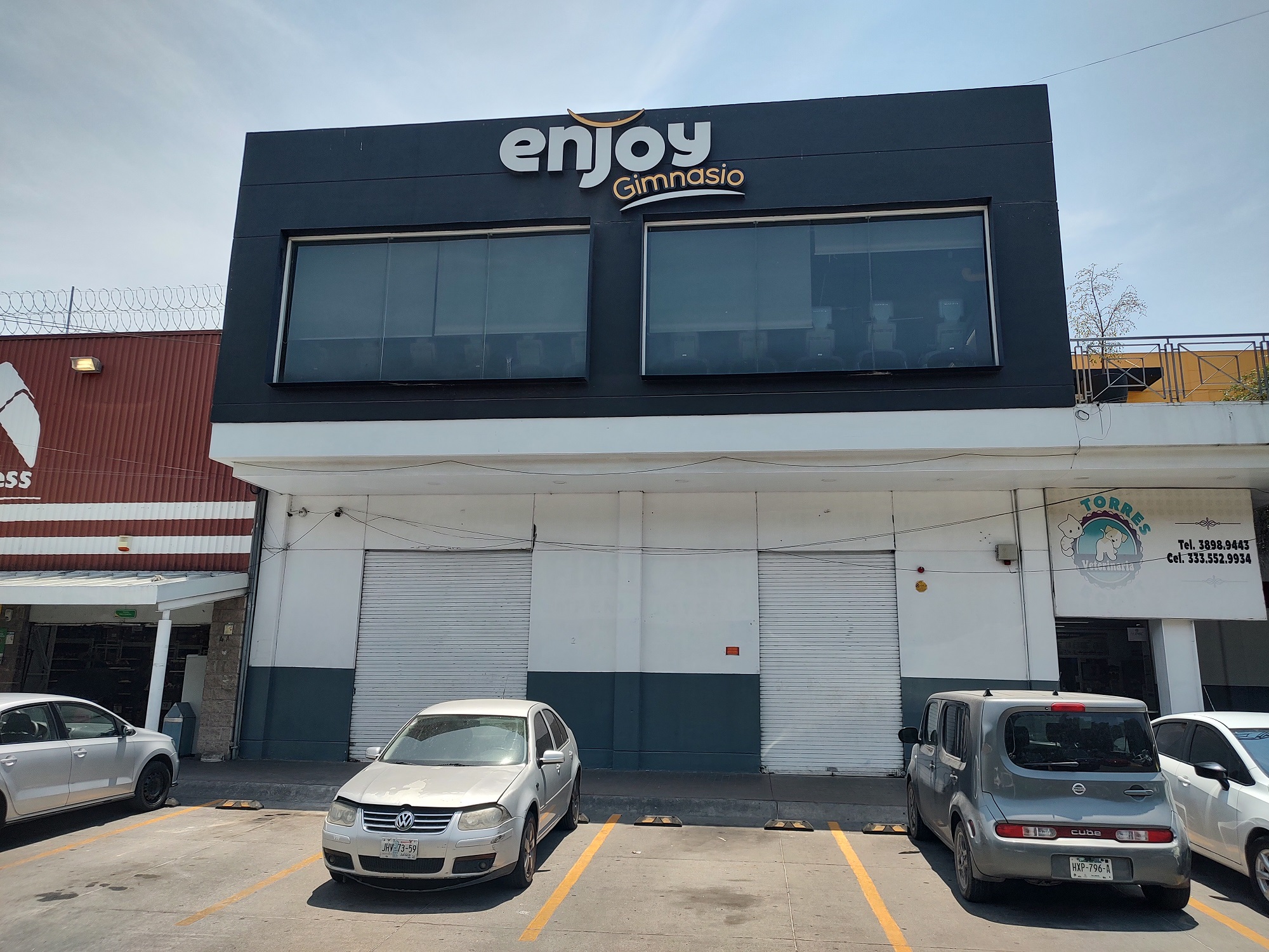 Local en RENTA, en PLANTA BAJA, junto a Bodega Aurrerá, El Sauz