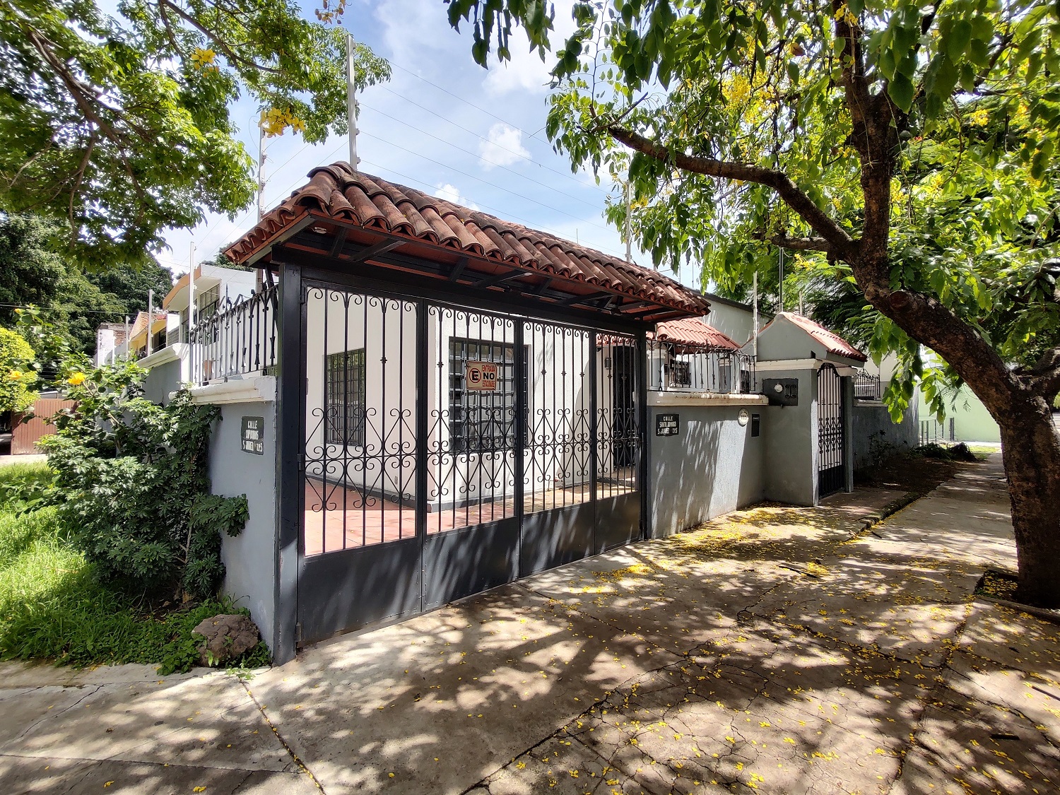 Casa en RENTA - 1 planta - Chapalita, ideal para oficina o consultorios